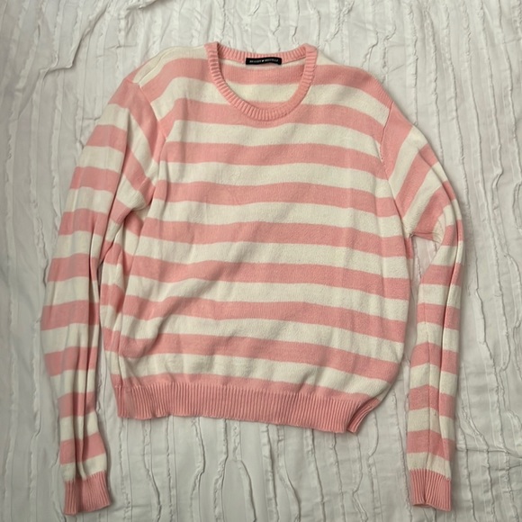 Brandy Melville Sweaters - Brandy Melville Pullover